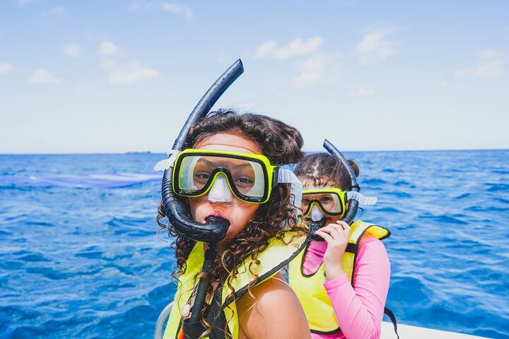 Waikiki Catamaran Snorkel with Lunch: Turtles Guaranteed - photo